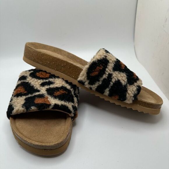 CUSHIONAIRE Women's Lonie Cork footbed Slide Sandal with +Comfort 8.5 CHEETAH - Picture 6 of 7